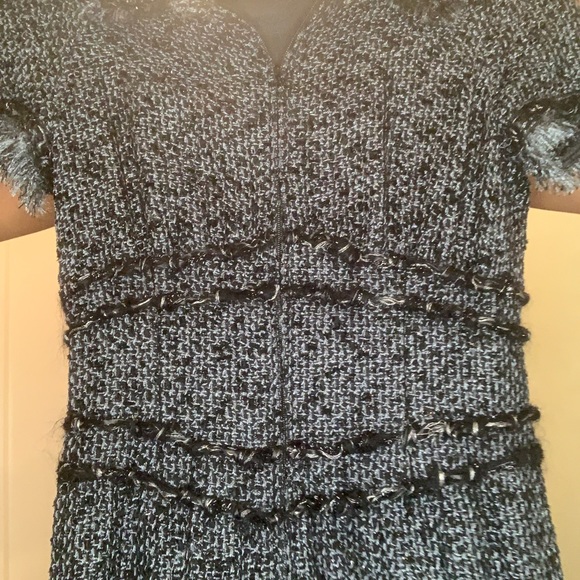 Sold to consignment Chanel dress classic tweed black blue with sparkle. Size 38 - Picture 13 of 14